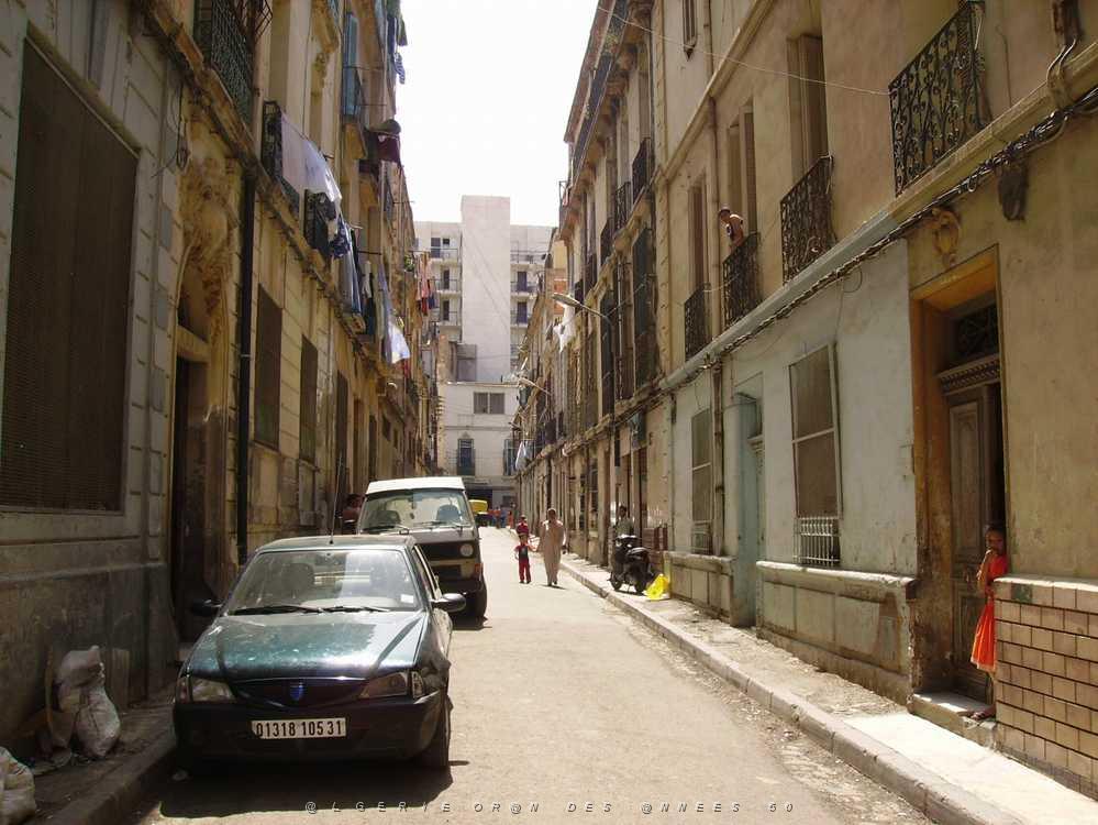 ORAN 2008 QUARTIER ST PIERRE 001 RUE ADOLPHE COUSIN.jpg